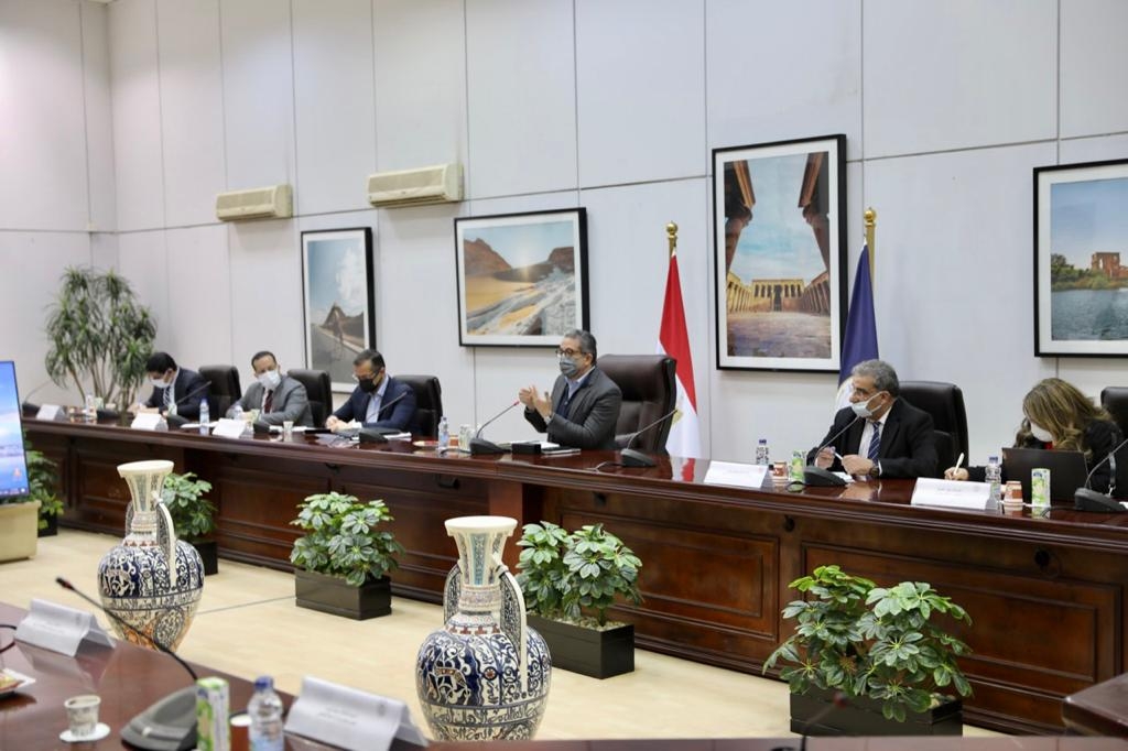 العنانى يتابع تداعيات الأزمة الروسية الأوكرانية على القطاع السياحي 19 - جريدة المساء