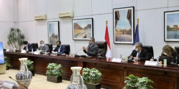 العنانى يتابع تداعيات الأزمة الروسية الأوكرانية على القطاع السياحي 1 - جريدة المساء