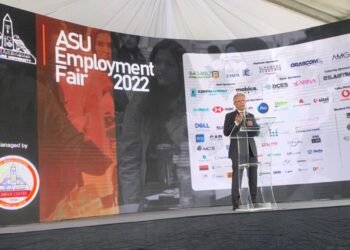 إيتيدا" تشارك في ملتقى توظيف جامعة عين شمس لتشجيع الشباب على اقتناص فرص العمل بشركات تكنولوجيا المعلومات وخدمات التعهيد 16 - جريدة المساء