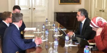 العنانى يلتقي مع رؤساء عدد من كبرى منظمي الرحلات وشركات الطيران البريطانية المتعاملة مع المقصد السياحى المصرى 1 - جريدة المساء