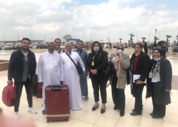 كبار مسئولى السياحة يشاركون فى وداع المعتمرين والاطمئنان على إجراءات السفر 17 - جريدة المساء