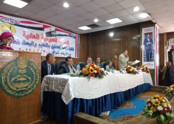 مؤتمر عمالي افريقي قريبا في القاهرة ..وارزقي مزهود يعلن تضامن 70 مليون عامل من القارة السمراء مع استراتيجية الرئيس السيسي في إدارة "الكوميسا" 26 - جريدة المساء