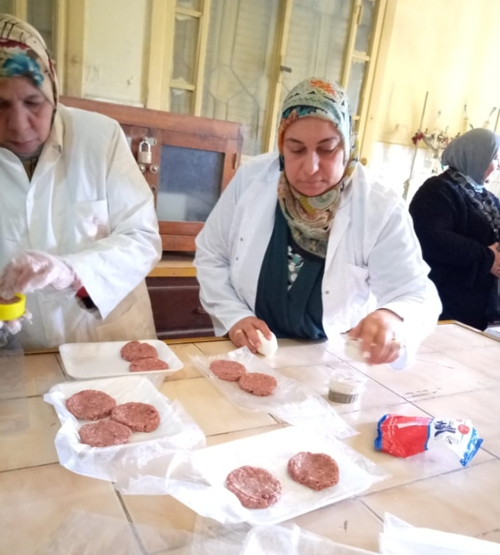 تصنيع البرجر والسردين في دورة تدريبية بمحطة البحوث الزراعية 19 - جريدة المساء