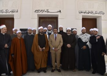محافظ مطروح يستقبل قافلة الأزهر الدعوية .. ويشهد تسليم هدية الأوقاف من اللحوم 30 - جريدة المساء