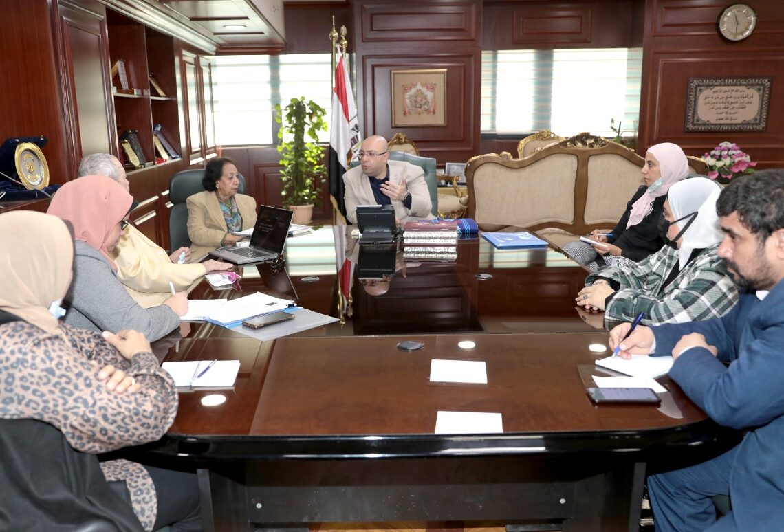 "بنى سويف" تبحث تنفيذ مشروع للارتقاء بمهارات الفتيات فى تنفيذ برامج التوعية المتنوعة 17 - جريدة المساء