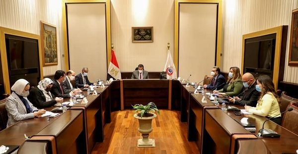 الدكتور خالد عبدالغفار يوجه بتكثيف حملات التوعية الصحية للتعريف بمرض «الإيدز» وسبل الوقاية من الإصابة 13 - جريدة المساء