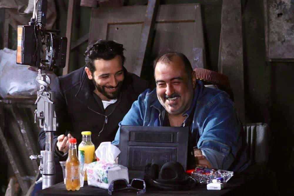 كريم قاسم مع المخرج سامح عبد العزيز من كواليس " يوتيرن" 16 - جريدة المساء