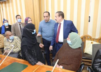 محافظ المنوفية يسلم مساعدات مالية وعينية ل 40 حالة مستحقة.. قبيل شهر رمضان المبارك 18 - جريدة المساء
