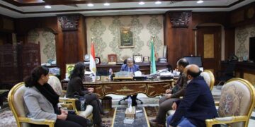 محافظ المنيا، يستقبل وفد مكون التكتلات الاقتصادية ببرنامج التنمية المحلية بصعيد مصر