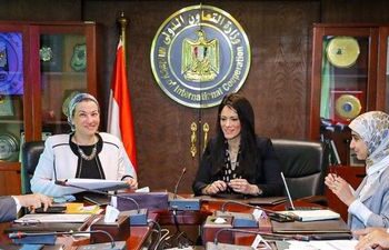 وزيرتا التعاون الدولي والبيئة تستكملان مناقشة آليات التعاون مع شركاء التنمية في تمويل المناخ 21 - جريدة المساء