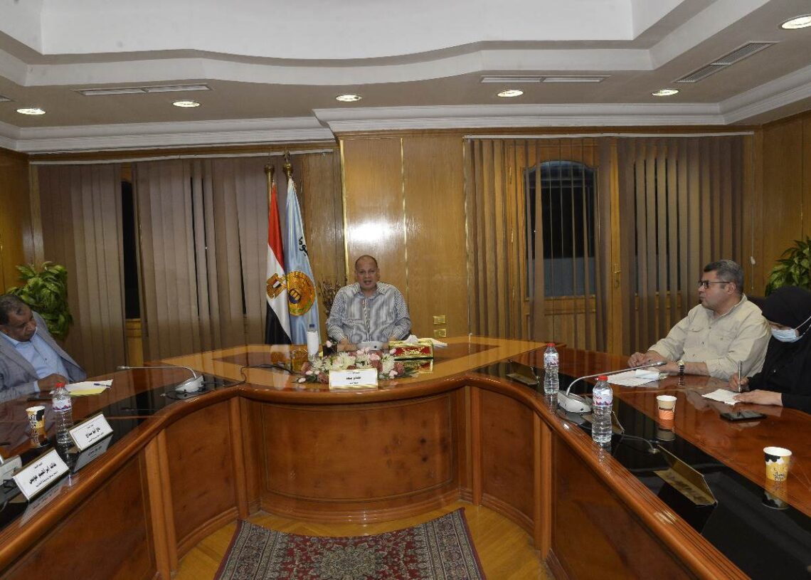 إجراءات مكثفة في أسيوط لحصاد وتوريد القمح .. وتجهيز 30 مركزًا للتجميع 20 - جريدة المساء إجراءات مكثفة في أسيوط لحصاد وتوريد القمح .. وتجهيز 30 مركزًا للتجميع 19 - جريدة المساء