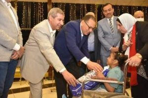 محافظ الشرقية يُشارك طلاب مدارس التربية الخاصة ومديري ووكيلي الإدارات التعليمية حفل إفطار جماعي بنادي الربيع 21 - جريدة المساء