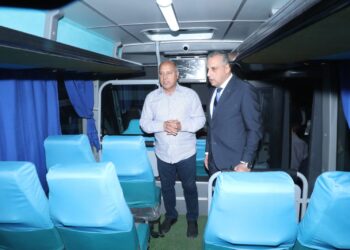 وزير النقل يدشن المرحلة الأولي من خدمات نقل الركاب بسوهاج لربط مراكز المحافظة بالعاصمة 18 - جريدة المساء