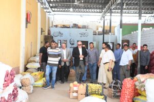 محافظ قنا يفاجئ الأسواق لمتابعة توافر السلع الغذائية وضبط الأسعار  بنقادة 32 - جريدة المساء