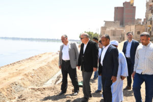 محافظ قنا يتابع أعمال إنشاء كورنيش مدينة نقادة الجديد 25 - جريدة المساء محافظ قنا يتابع أعمال إنشاء كورنيش مدينة نقادة الجديد 24 - جريدة المساء