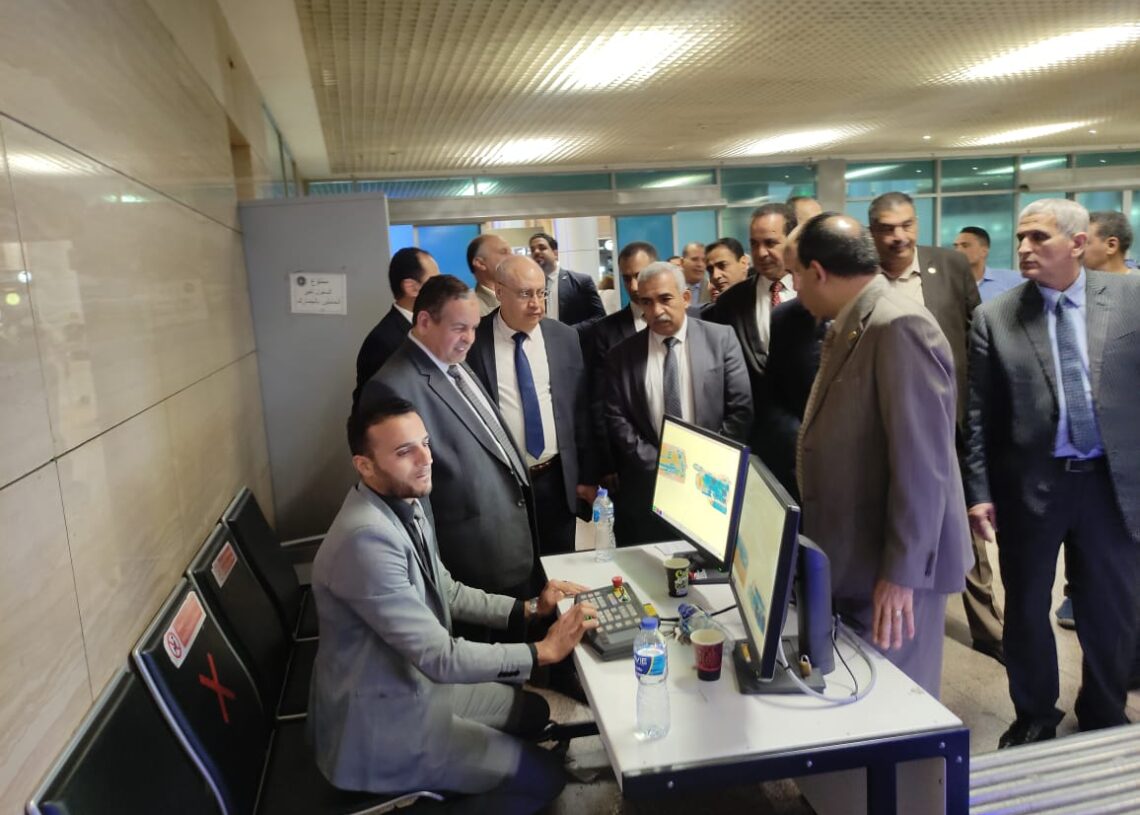 جولة لرئيس مصلحة الجمارك بمطار القاهرة للاطمئنان على تجهيزات الاطلاق التجريبى لمنظومة «ACI» بالموانئ الجوية منتصف مايو المقبل 18 - جريدة المساء جولة لرئيس مصلحة الجمارك بمطار القاهرة للاطمئنان على تجهيزات الاطلاق التجريبى لمنظومة «ACI» بالموانئ الجوية منتصف مايو المقبل 17 - جريدة المساء