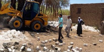 إزالة 14 حظيرة بمساحة 12 ألف م2 بقرى كلح الكرنك والصعايدة بحرى بإدفو 1 - جريدة المساء