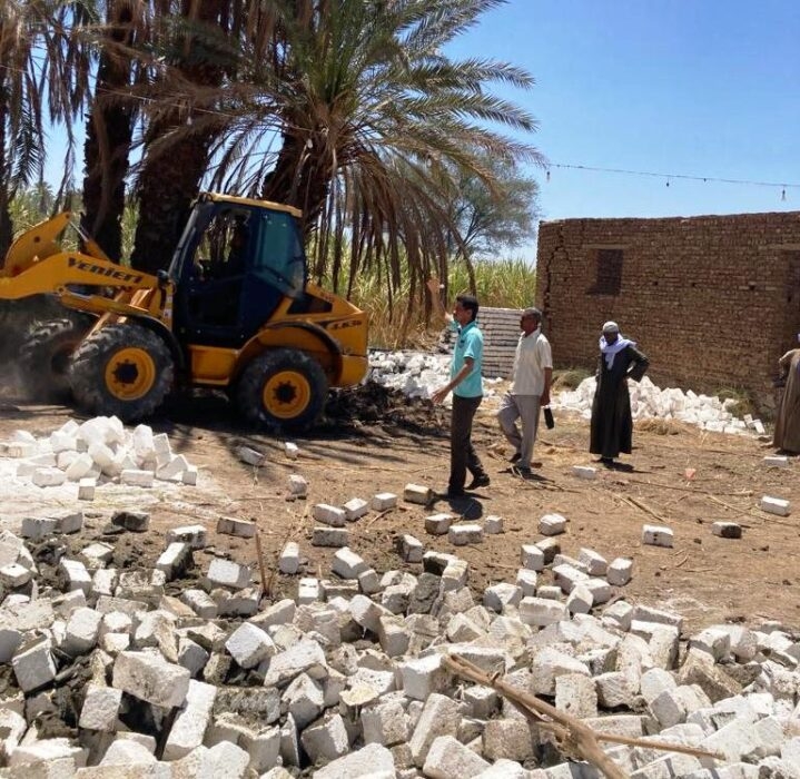 إزالة 14 حظيرة بمساحة 12 ألف م2 بقرى كلح الكرنك والصعايدة بحرى بإدفو 17 - جريدة المساء