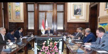وزير الزراعة يوجه المرشدين الزراعيين والباحثين بالتواجد مع المزارعين 1 - جريدة المساء
