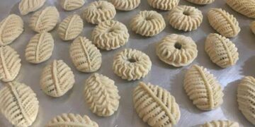 "كل واشكر" و"تسلم إيدك يا حافظة".. أشهر نقشات المصريين على كحك العيد 2 - جريدة المساء "كل واشكر" و"تسلم إيدك يا حافظة".. أشهر نقشات المصريين على كحك العيد 1 - جريدة المساء