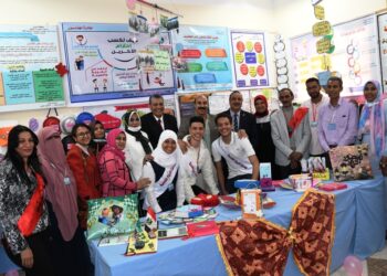 محافظ أسوان يهنئ أبناءه الطلاب الحاصلين على المراكز الأولى بمسابقة الإلقاء على مستوى الجمهورية 23 - جريدة المساء