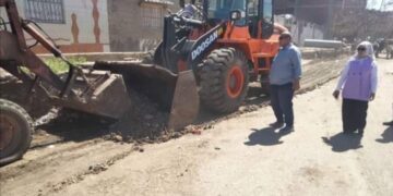 استمرار حملات النظافة والتجميل ورفع الاشغالات والإنارة العامة بالقري والمدن في كفر الشيخ