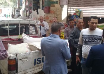 تحرير 56 محضرا تموينيا وغلق محلات ومخازن مخالفة بمراكز وأحياء أسيوط