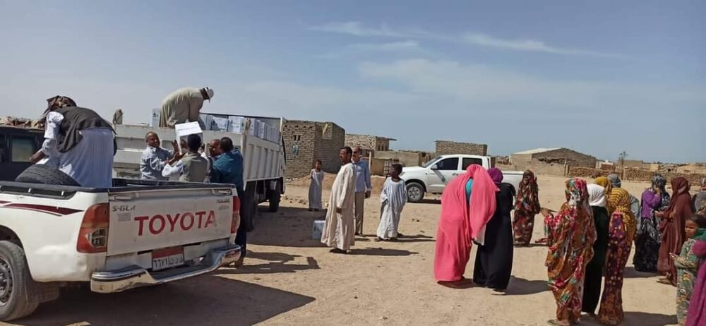 توزيع مساعدات غذائية على أهالي شلاتين وقراها 15 - جريدة المساء توزيع مساعدات غذائية على أهالي شلاتين وقراها