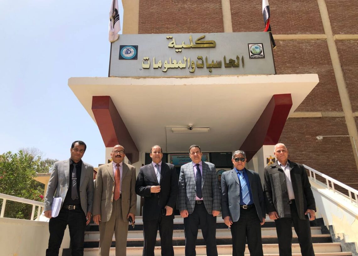 لجنة قطاع الحاسبات والمعلوماتية بالمجلس الأعلى للجامعات تختتم زيارتها لجامعة جنوب الوادى 17 - جريدة المساء