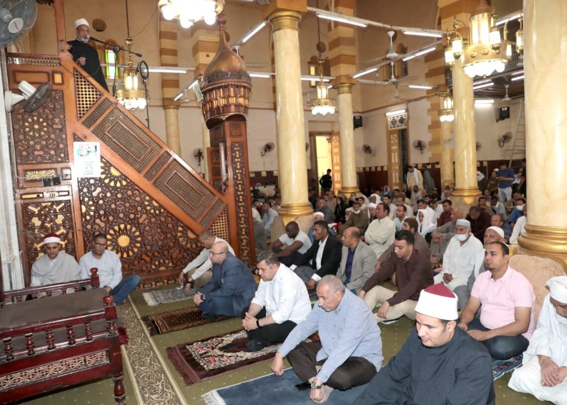 إمام مسجد السيدة حورية ببني سويف في خطبة الجمعة:التاجر الأمين ينطلق في معاملاته من التزام دينى ووطني 26 - جريدة المساء إمام مسجد السيدة حورية ببني سويف في خطبة الجمعة:التاجر الأمين ينطلق في معاملاته من التزام دينى ووطني 25 - جريدة المساء