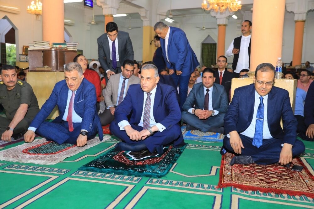 محافظ سوهاج يؤدي صلاة عيد الفطر المبارك بمسجد "الشرطة" بمدينة ناصر 18 - جريدة المساء محافظ سوهاج يؤدي صلاة عيد الفطر المبارك بمسجد "الشرطة" بمدينة ناصر 17 - جريدة المساء