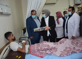 نائب محافظ الوادي الجديد تزور المرضي لتهنئتهم بعيد الفطر المبارك بالخارجة 20 - جريدة المساء