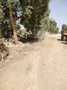 "السمان" يقود حملة مكبرة للنظافة وصيانة كشافات الإنارة بقرية "القارة" بقنا 24 - جريدة المساء