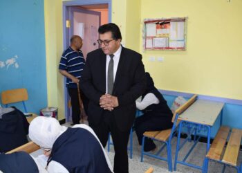 وكيل التعليم بجنوب سيناء يتابع سير امتحان العربي لأولى ثانوي 16 - جريدة المساء