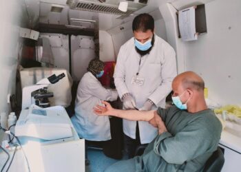 تقديم الخدمات الطبية والعلاجية لـ 1645 حالة خلال قافلة طبية بقرية شارونة بمغاغة بالمنيا 17 - جريدة المساء