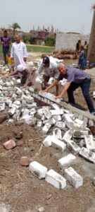 حملة نظافة وإزالة فورية للتعديات على الأراضى الزراعية بقرية "القارة" بأبوتشت 35 - جريدة المساء