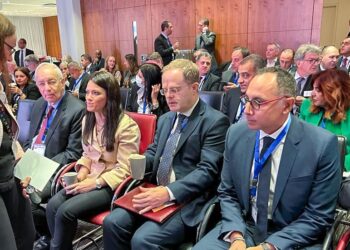 رئيس اقتصادية قناة السويس يروج للاستثمار للمنطقة بلندن 17 - جريدة المساء