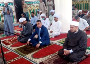 محافظ أسوان ينيب السكرتير العام ورئيس مركز إدفو لإفتتاح مسجدى الزهراء بكوم أمبو والشيخ البيومى بإدفو 19 - جريدة المساء