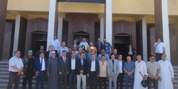 محافظ شمال سيناء يسلم هدية السيد الرئيس لسائقى المحافظة 1 - جريدة المساء