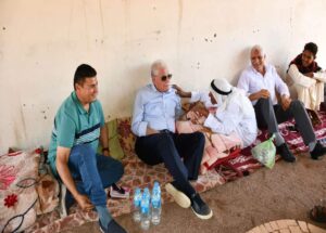 محافظ جنوب سيناء يزور أكبر معمري المحافظة بوادي مجيرح بدهب 25 - جريدة المساء
