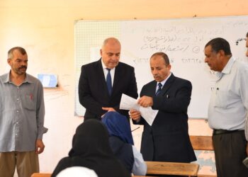 محافظ قنا يتفقد امتحانات الدبلومات الفنية 19 - جريدة المساء