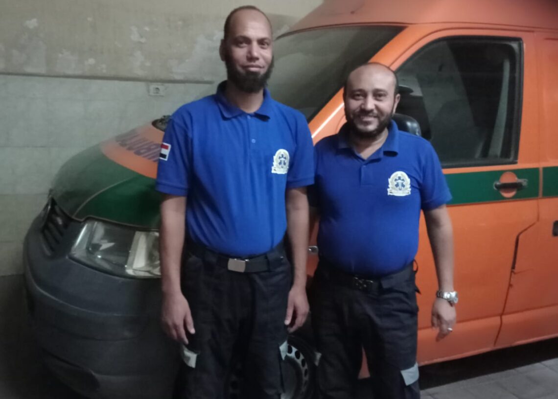 محافظ بنى سويف يشيد بأمانة طاقم إسعاف لإعادته مبلغًا ماليًا عثر عليه بجوار متوفى فى حادث  25 - جريدة المساء