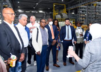 جولة لوفود "مصر تستطيع"بمصانع منطقة السخنة المتكاملة 21 - جريدة المساء