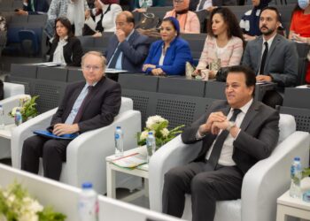 د.عادل عبد الغفار يفتتح فعاليات مؤتمر "اثار التغيرات المناخية على الاستدامة"بالجامعة الاوروبية 29 - جريدة المساء