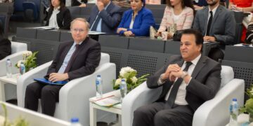 د.عادل عبد الغفار يفتتح فعاليات مؤتمر "اثار التغيرات المناخية على الاستدامة"بالجامعة الاوروبية 2 - جريدة المساء د.عادل عبد الغفار يفتتح فعاليات مؤتمر "اثار التغيرات المناخية على الاستدامة"بالجامعة الاوروبية 1 - جريدة المساء