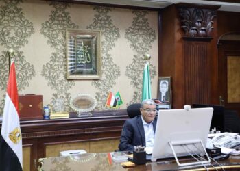 محافظ المنيا يشارك في اجتماع وزير التنمية المحلية لمتابعة انتظام توريد محصول القمح 29 - جريدة المساء