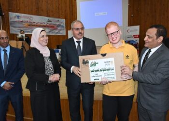 رئيس جامعة القناة : ألف جنية مكافأة شهرية للخمسه الأوائل بكل كلية والف لاب توب لذوى الهمم 19 - جريدة المساء