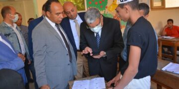 محافظ المنيا يقرر إيقاف رئيس لجنة و6 مراقبين وملاحظين عن العمل للسماح للطلاب باصطحاب الهاتف المحمول داخل اللجان 2 - جريدة المساء محافظ المنيا يقرر إيقاف رئيس لجنة و6 مراقبين وملاحظين عن العمل للسماح للطلاب باصطحاب الهاتف المحمول داخل اللجان 1 - جريدة المساء