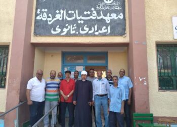 مدير المنطقة الازهرية يتابع سير امتحانات النقل للمرحلتين الإبتدائية والإعدادية بمعاهد الغردقة 24 - جريدة المساء