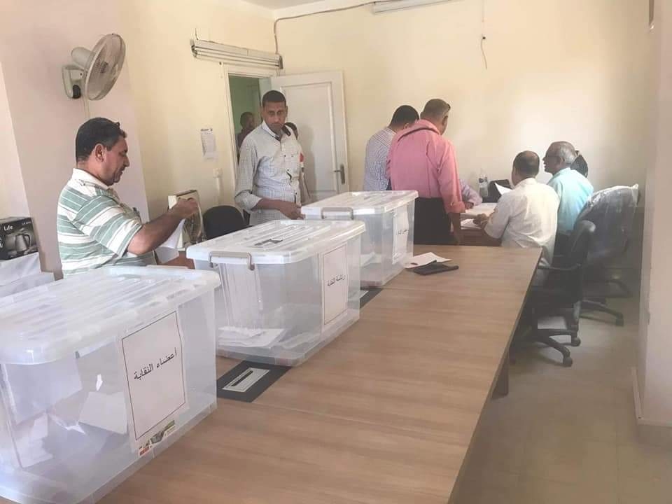 إقبال كبير علي صناديق الاقتراع فى إنتخابات النقابات العمالية بالبحرالأحمر 18 - جريدة المساء إقبال كبير علي صناديق الاقتراع فى إنتخابات النقابات العمالية بالبحرالأحمر 17 - جريدة المساء